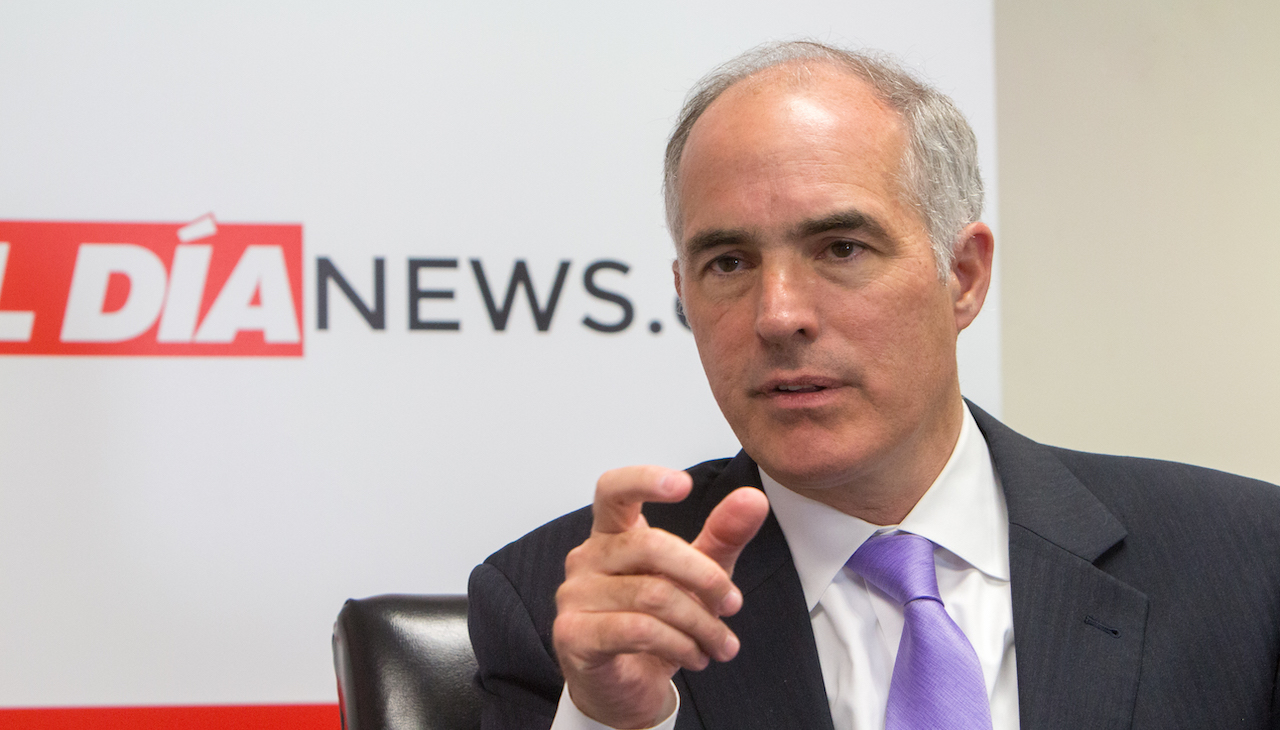 El senador Bob Casey sigue llamándose "pro-vida", pero ha cambiado su postura sobre el caso Roe v. Wade ante su probable anulación. Foto: Archivos de AL DÍA.