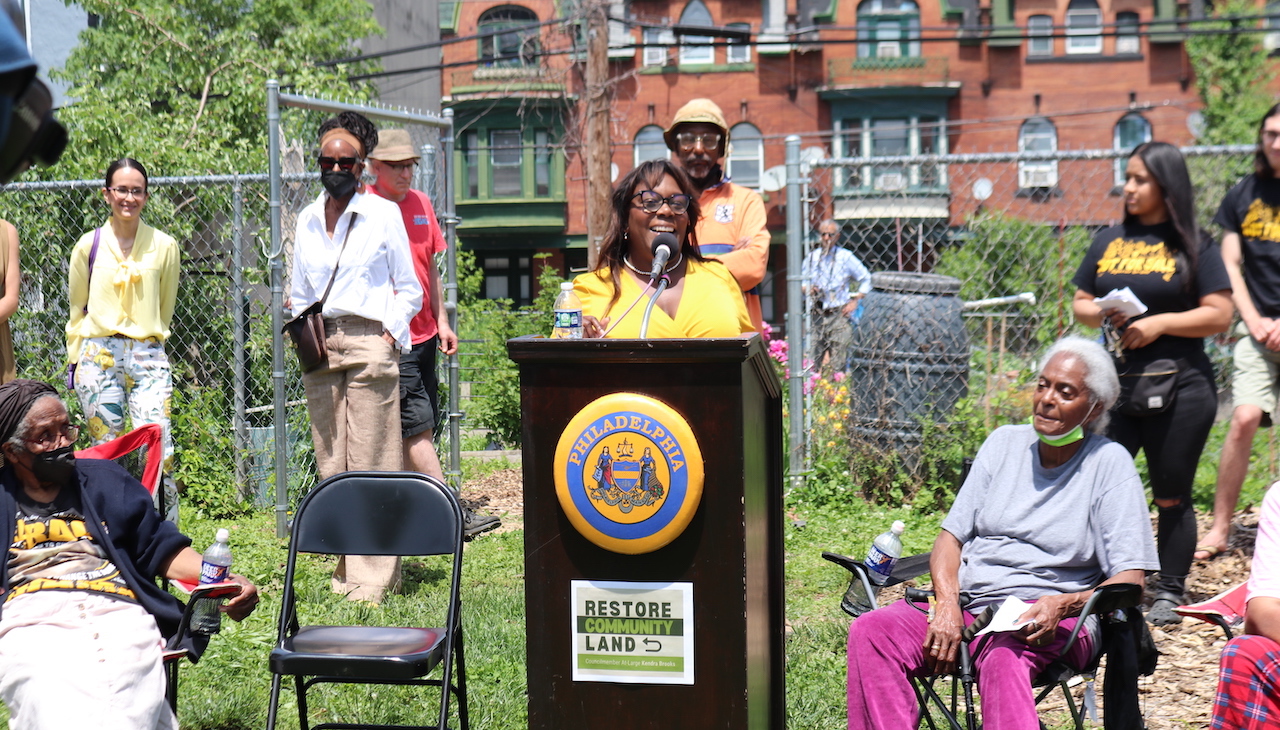 Kendra Brooks at the launch of the Restored Community Land campaign in West Philly. Photo: Laura Carvajal/AL DÍA News.