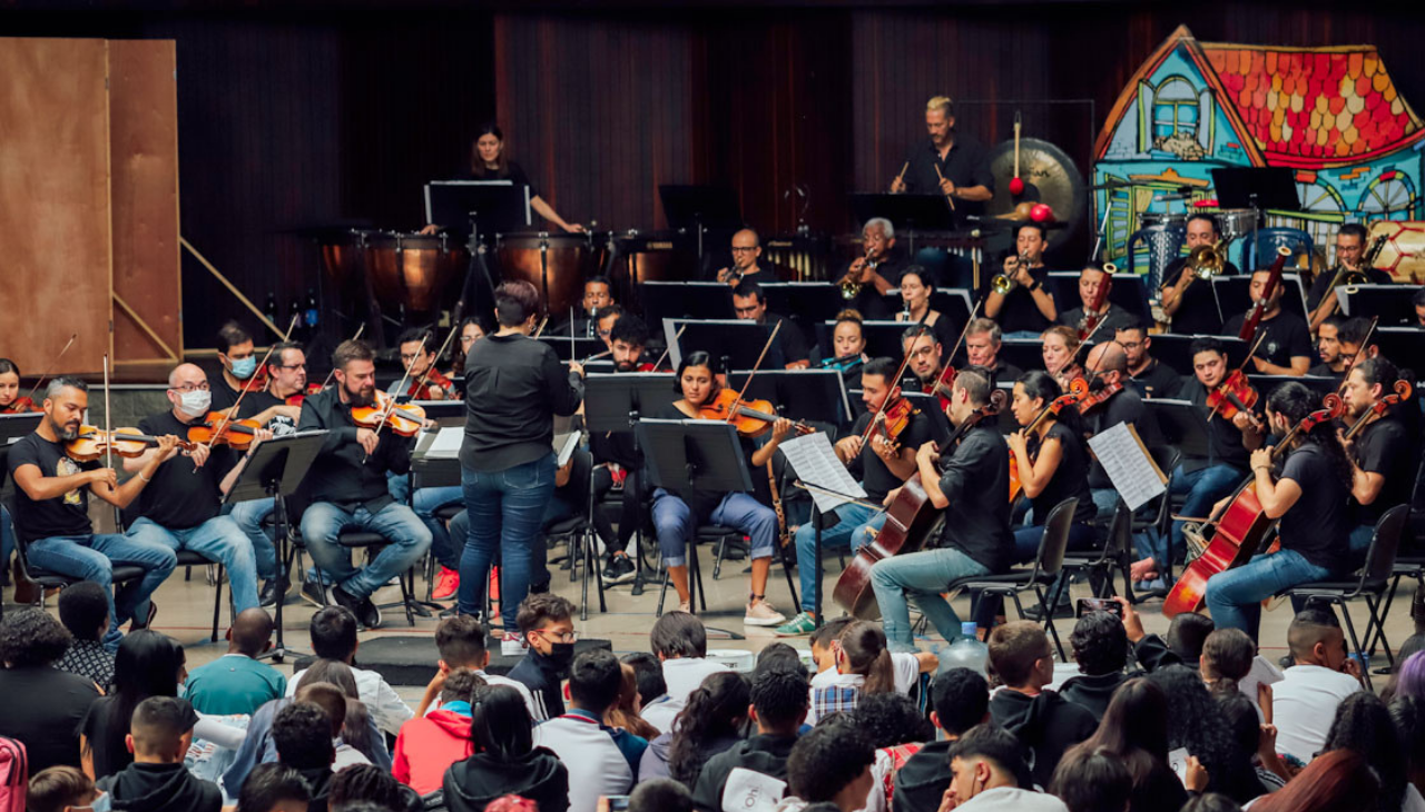 The Medellín Philharmonic performs several concerts a year to encourage young people to connect with music. Photo: FilarMed