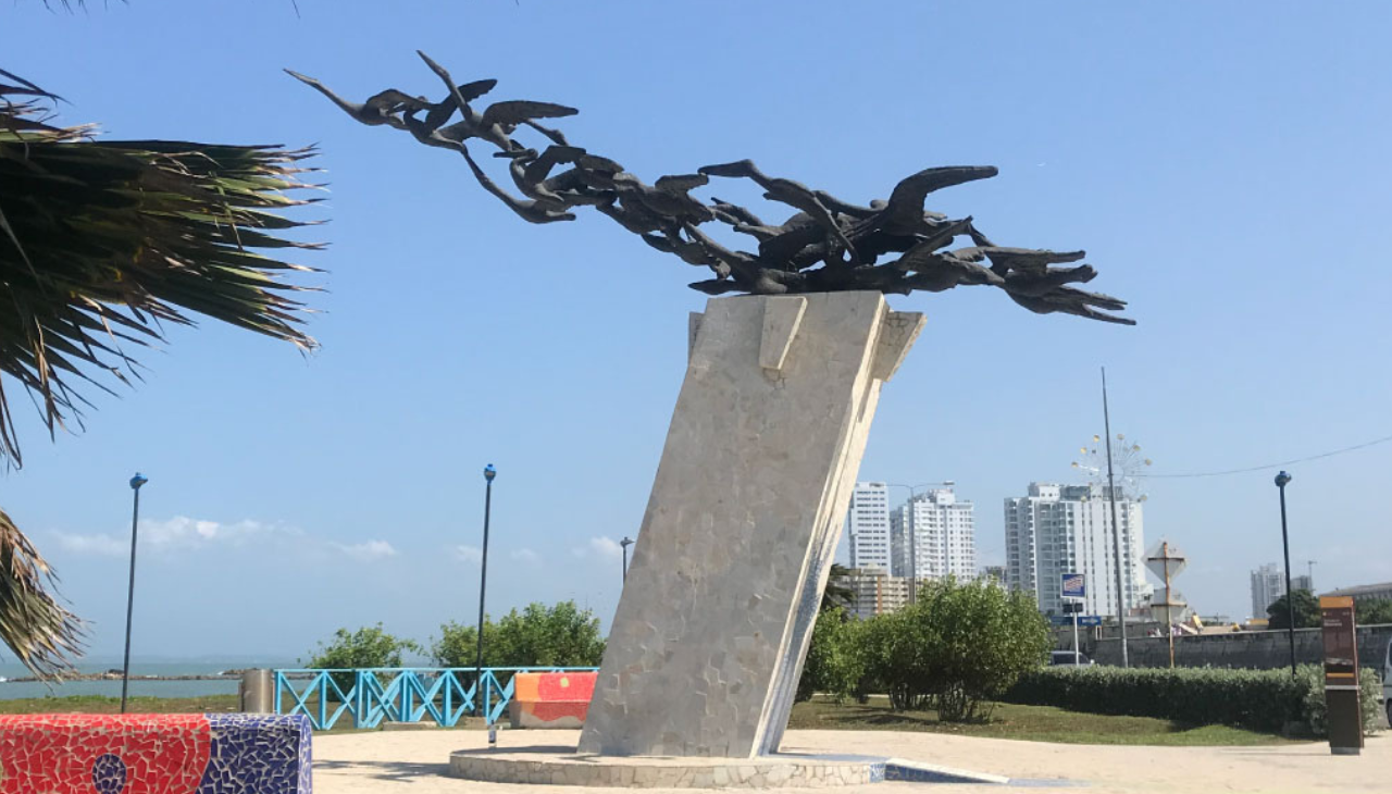 The Gannet Monument is the sculpture that honors these animals in the city. Photo: VivaCartagena 