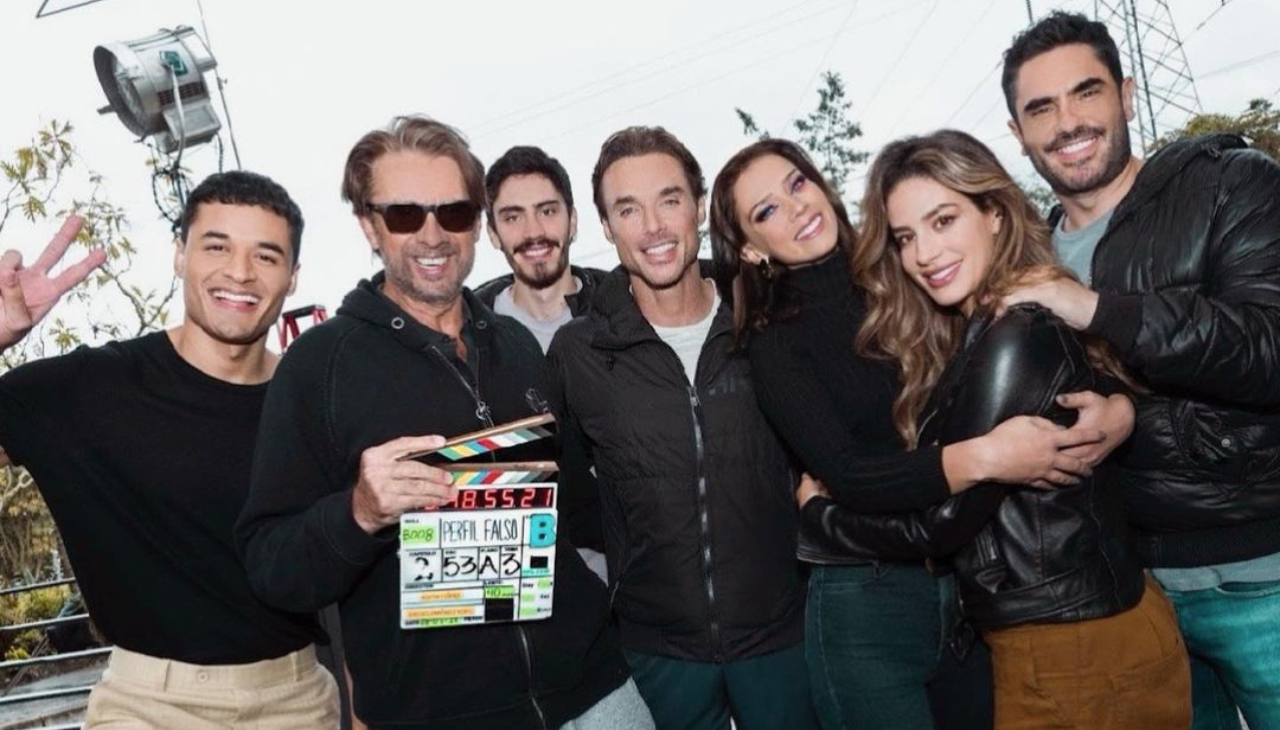 The cast of 'Perfil Falso' stars Carolina Miranda and Rodolfo Salas. Photo: Instagram