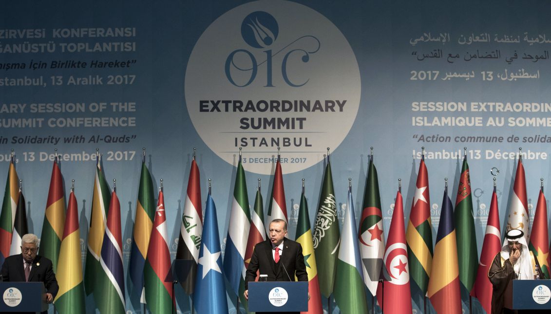 Turkish President Recep Tayyip Erdogan (C), Kuwaiti Emir Sheikh Sabah Al-Ahmad Al-Sabah (R) and Palestinian President Mahmud Abbas (L) attend at a press conference after the extraordinary summit of the Organisation of Islamic Cooperation (OIC) in Istanbul, Turkey, Dec 13, 2017. EPA-EFE/SEDAT SUNA