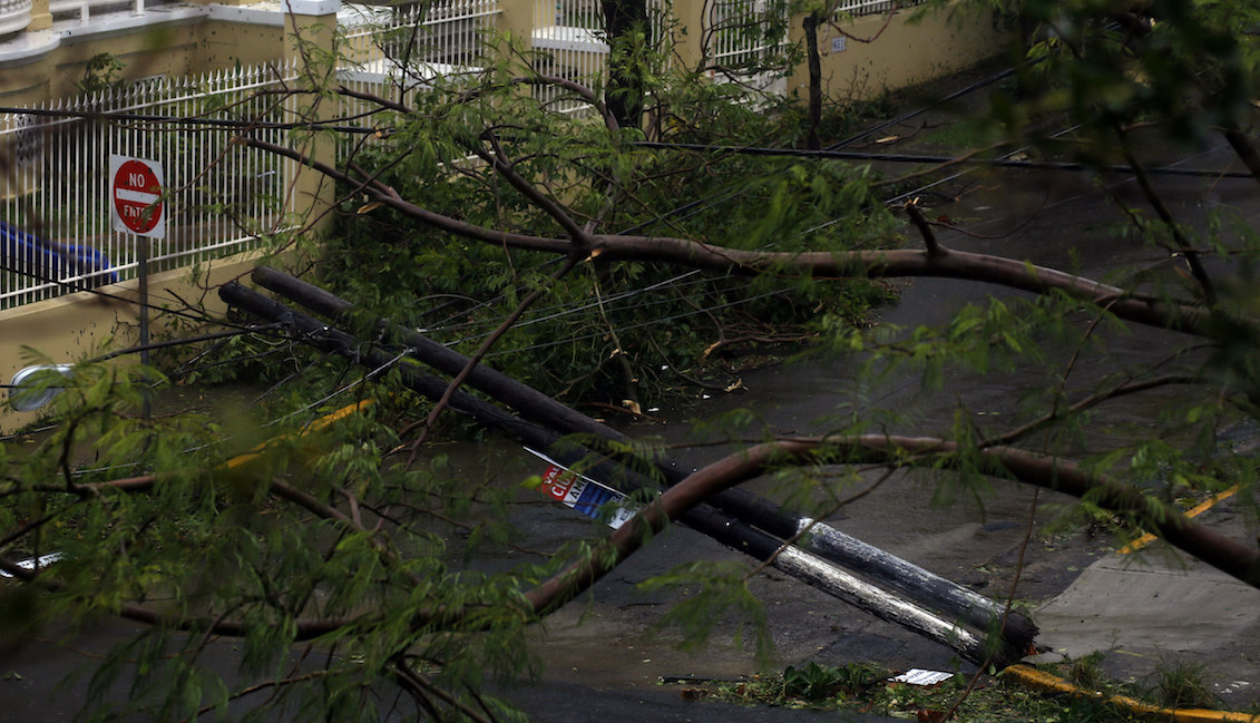 View of the damage caused by Hurricane Maria on Wednesday, September 20, 2017, as it passes through San Juan (Puerto Rico). Puerto Rico's governor, Ricardo Rosello, said that Hurricane Maria, which landed in the southeast of the island with category 4 and winds of 155 miles per hour, will be "devastating" for the territory. EFE / Thais Llorca