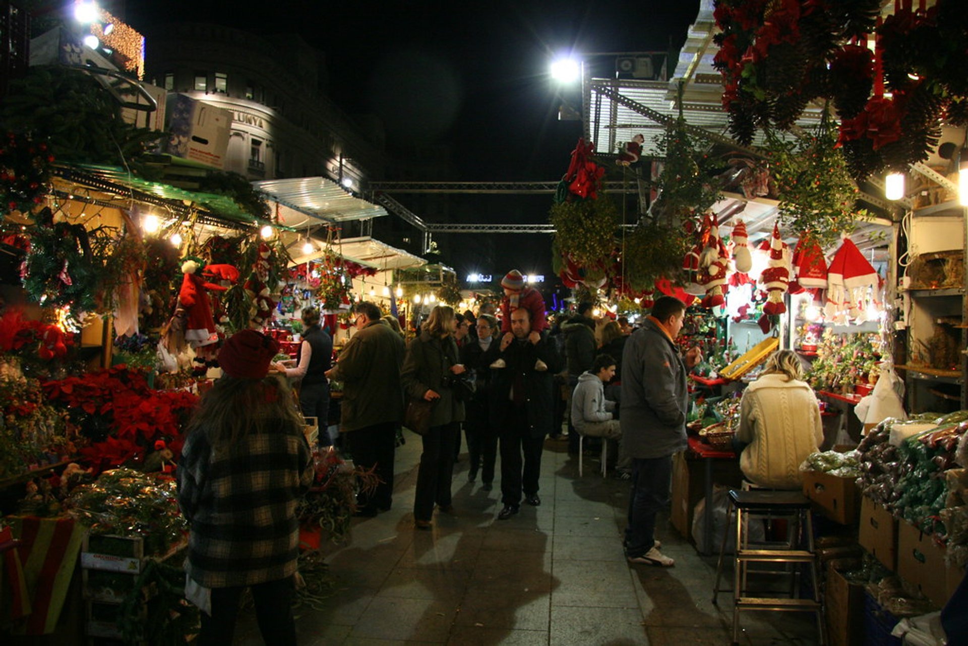 Es la época de los mercadillos navideños en Barcelona.