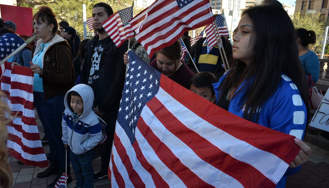 Demonstrators meet in El Paso, Texas (United States) on Saturday, January 13, 2018, to protest against the lack of legal protection in which thousands of "dreamers" find themselves. EFE / Alberto Ponce de León