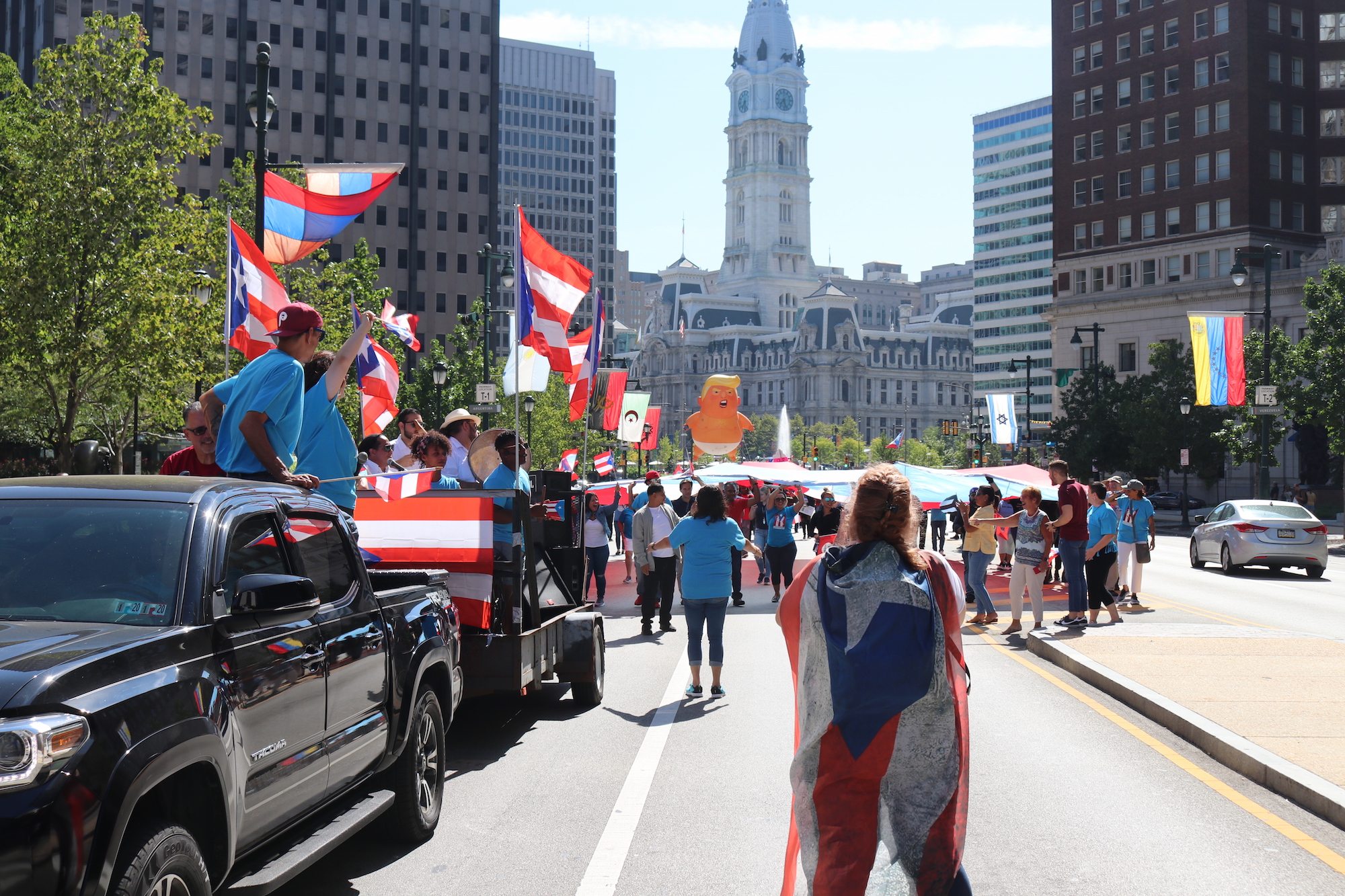 Hundreds marched down the parkway in a show of empowerment for Puerto Ricans on the mainland U.S. and on the island on September 21. Photo: Nigel Thompson/AL DÍA News.