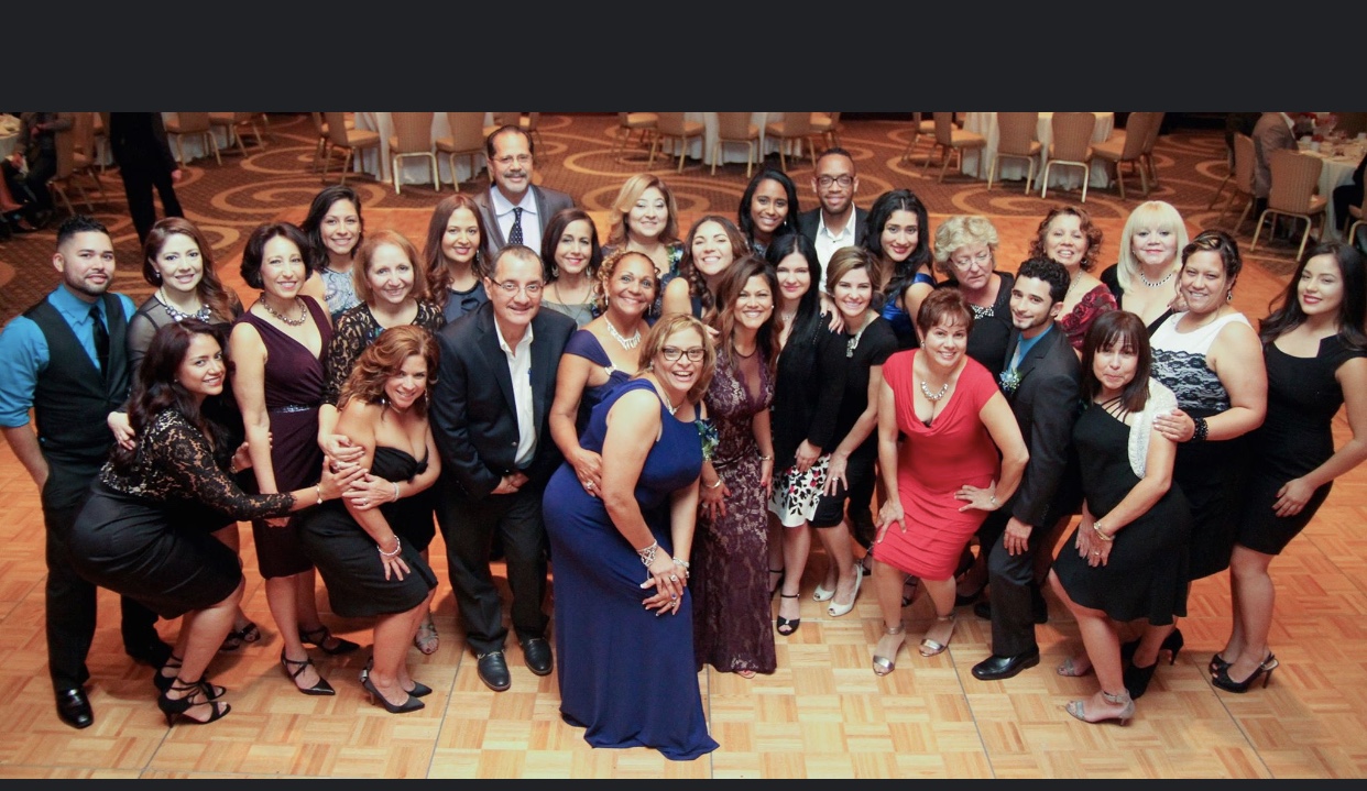 Nurses gather during the 2016 NAHN Philadelphia Scholarship & Awards Gala. Photo Courtesy of NAHN Philadelphia. 