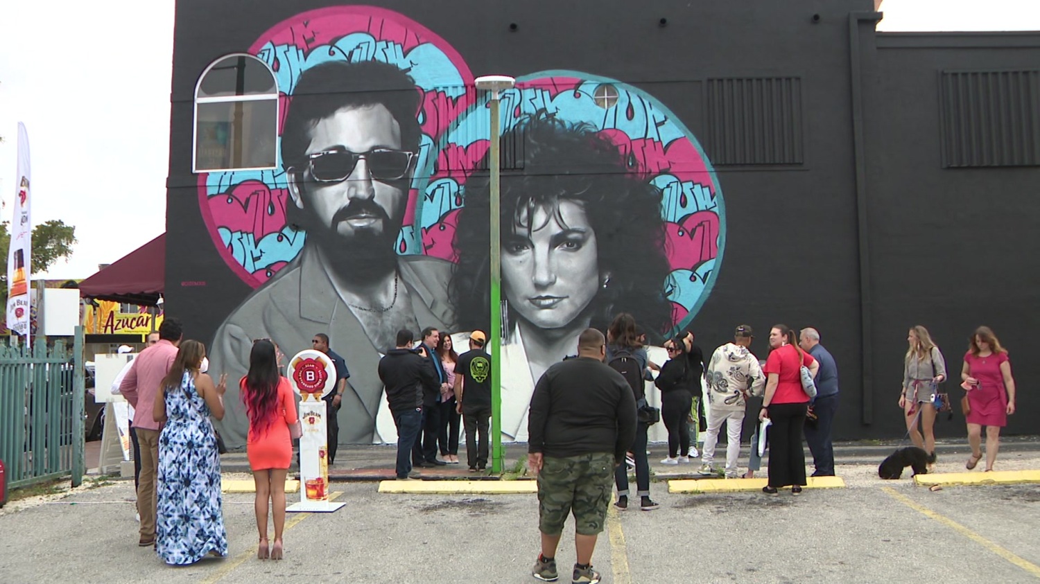 El mural de Gloria y Emilio en la Calle Ocho.