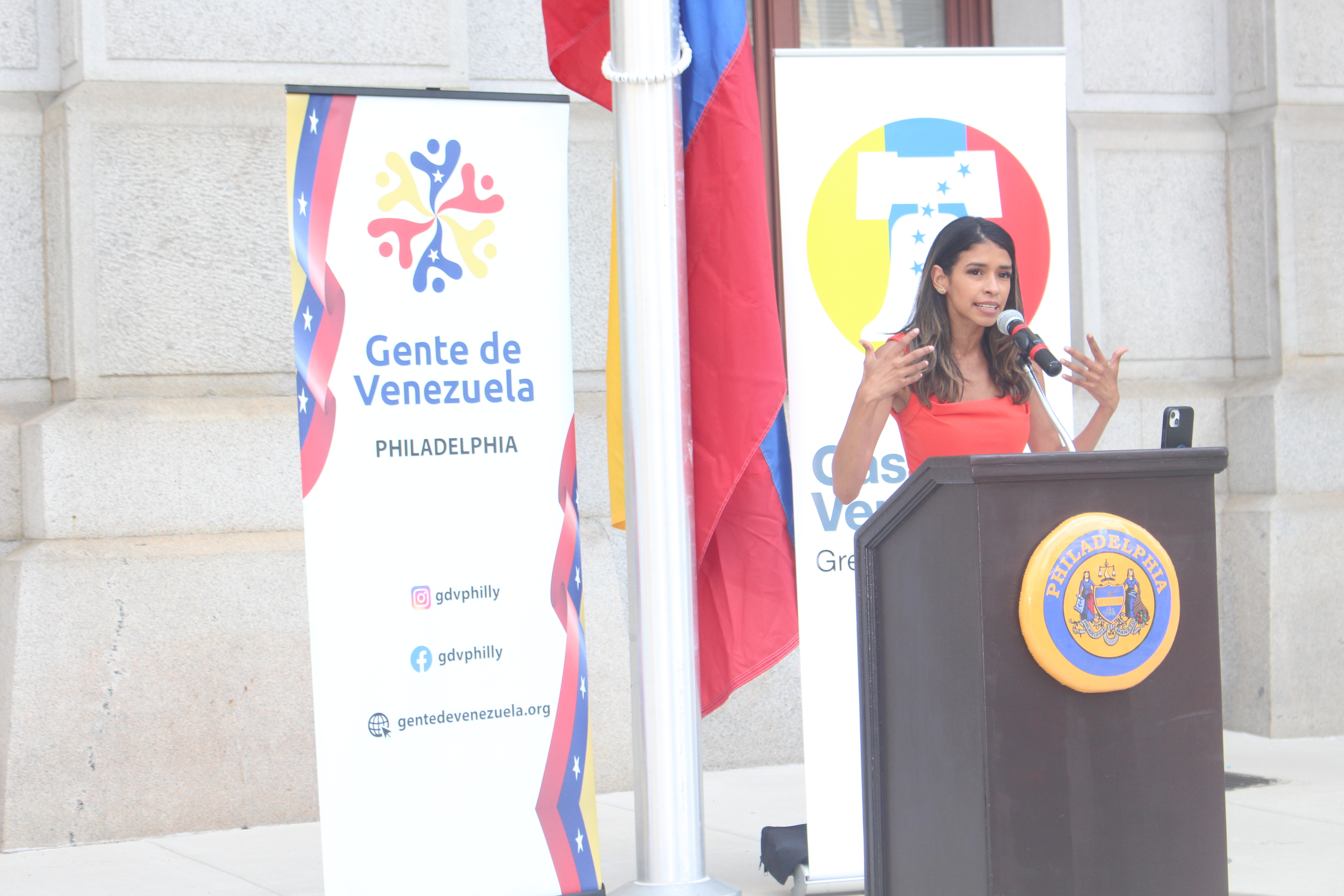 Isabel Sánchez hosted the Venezuelan Flag raising event for the second year in a row. Photo: Jensen Toussaint/AL DÍA News.